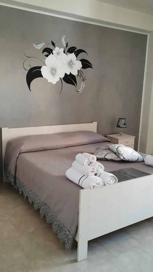Casa Vacanze Il Glicine 1 Apartment Pachino Bagian luar foto